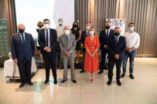 El Gobierno regional pondrá en marcha, para el próximo curso, 24 ciclos formativos de FP bilingües presenciales en 16 centros educativos de Castilla-La Mancha