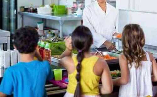 Más de 7.000 alumnos de la región podrán beneficiarse este verano de los comedores escolares en 29 localidades de Castilla-La Mancha