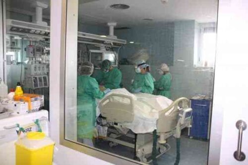 Se reducen los nuevos casos y permanece estable el número de hospitalizados por COVID-19 en Castilla-La Mancha