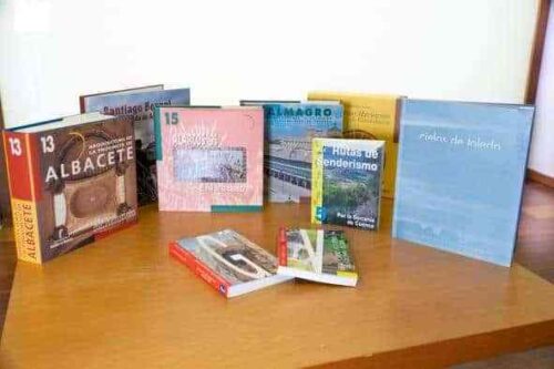 Más de 3.000 alojamientos turísticos de la región recibirán fondos bibliográficos para fomentar el conocimiento del patrimonio de Castilla-La Mancha