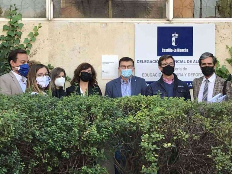 La Fundación DOCOMOMO_IBÉRICO cataloga y otorga su placa a dos nuevos edificios en Albacete capital