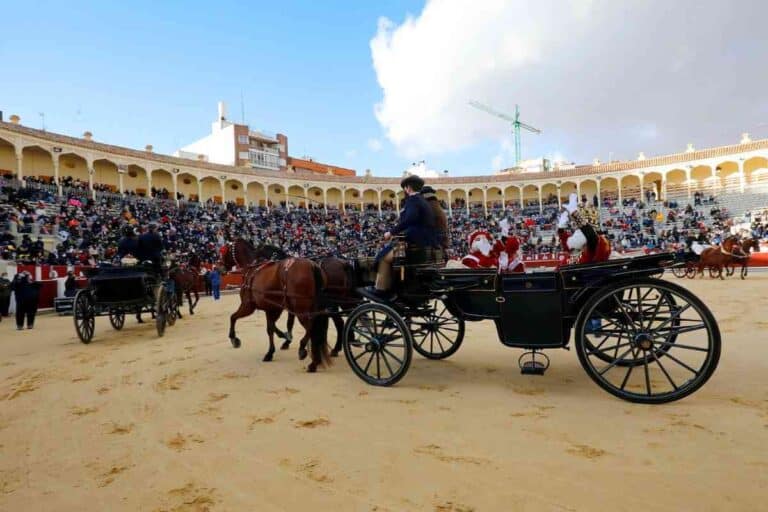 Albacete se luce con su cabalgata de Reyes que este año ha llegado a las pedanías