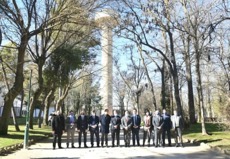 García-Page ha visitado el Mirador y Centro de Interpretación del Agua de la Fiesta del Árbol de Albacete (CIAb)