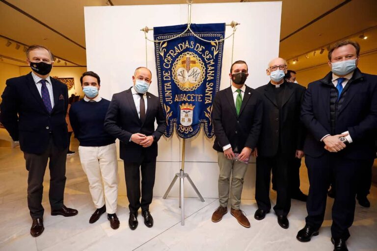 Exposición Maiestas sobre el patrimonio textil cofrade de la Semana Santa de Albacete hasta el 2 de abril
