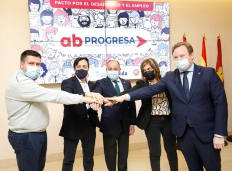 Firmado el Pacto por el Desarrollo y el Empleo Albacete Progresa por el Ayuntamiento y los agentes sociales