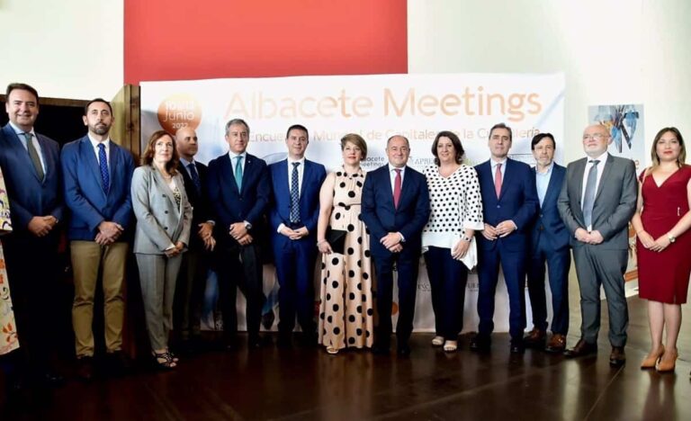 Albacete ya es capital mundial de la cuchillería tras estrenar su cita mundial del sector, que prevé 6.000 visitantes