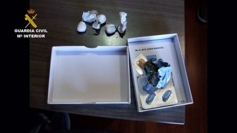 Guardia Civil detiene a dos hombres en Minglanilla e incauta 100 gramos de cocaína y otros tantos de marihuana