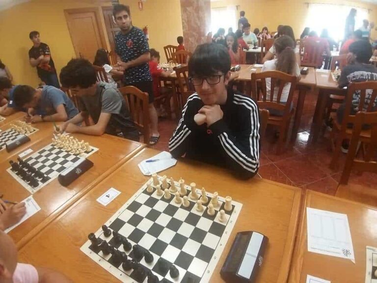 Tres alumnos de la Escuela de Ajedrez de Quintanar de la Orden participan en el Campeonato Regional