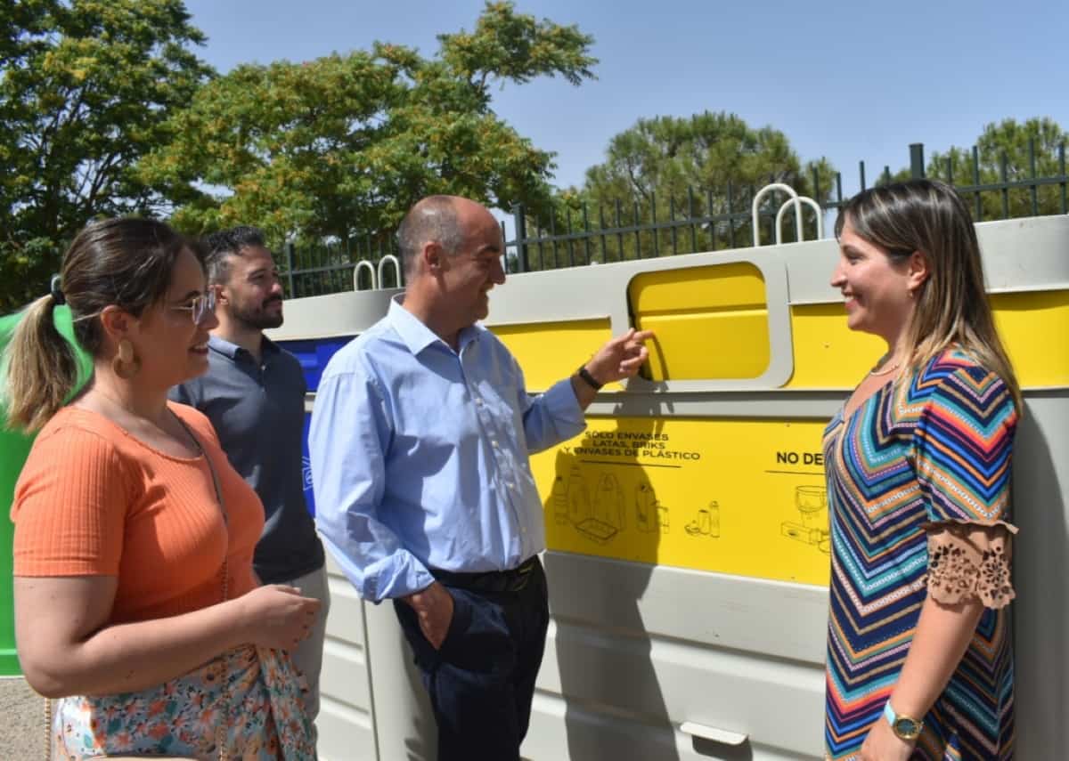 18 nuevos contenedores de vidrio, papel-cartón y envases instalados en Villarrobledo