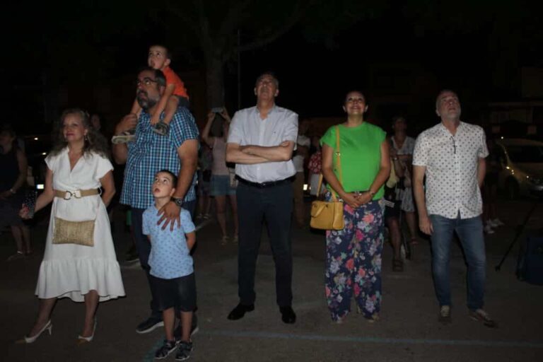 Buena marcha de los actos del 40 aniversario y ensalza la belleza del espectáculo de drones