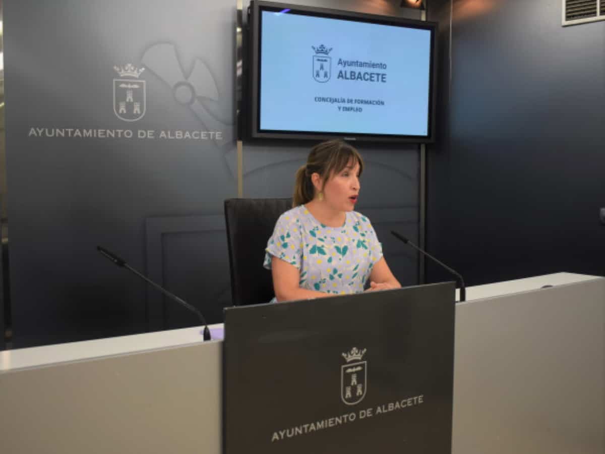 Abierto el plazo de solicitud sin fecha de finalización de hasta 67 becas para jóvenes con titulación de Albacete