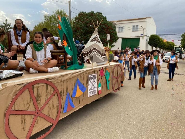 Coloridas fiestas de la Paloma en Argamasón en Albacete