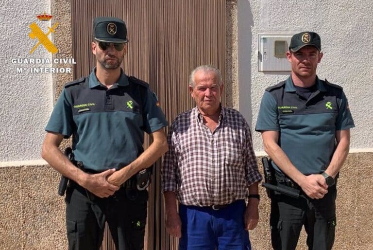 Auxilian a un varón que quedó atrapado tras un accidente de moto en Albacete y estuvo 10 horas desaparecido