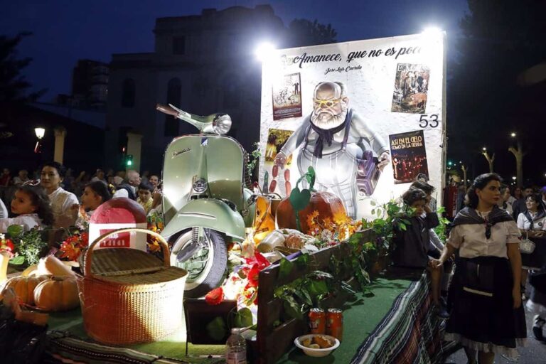 El homenaje a 'Amanece que no es poco' y a José Luis Cuerda gana el Concurso de Carrozas de la Feria de Albacete