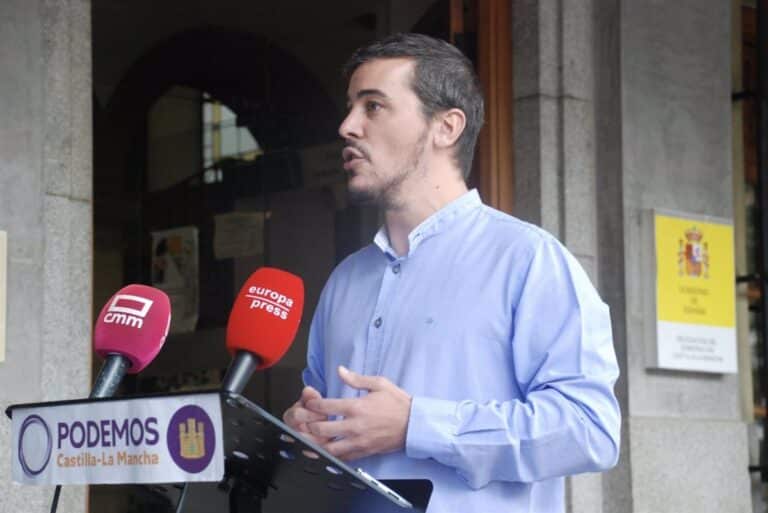 Podemos pide a Page reflexión en sus "bandazos hacia la derecha" y deje de competir con PP en propuestas conservadoras