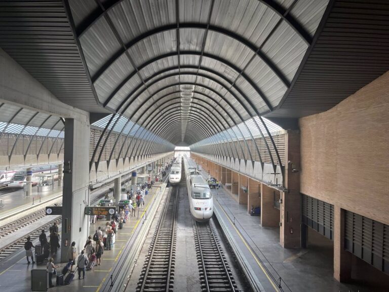 Renfe recupera el AVE Sevilla-Valencia desde el 7 de octubre con conexión con Albacete y de Cuenca con Málaga y Granada