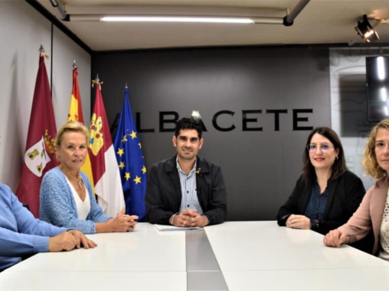 Conceden ayudas a 55 AMPAS de colegios e institutos de la ciudad de Albacete, a dos federaciones, FAMPA ‘La Mancha’ y FAPA ‘María Moliner’