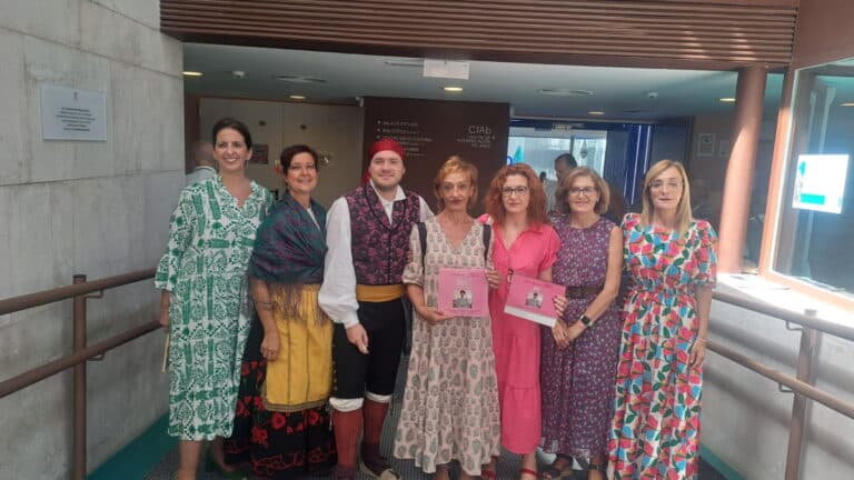 Presentado el calendario benéfico de la Asociación de Mujeres Afectadas de Cáncer de Mama y ginecológico (AMAC) en Albacete