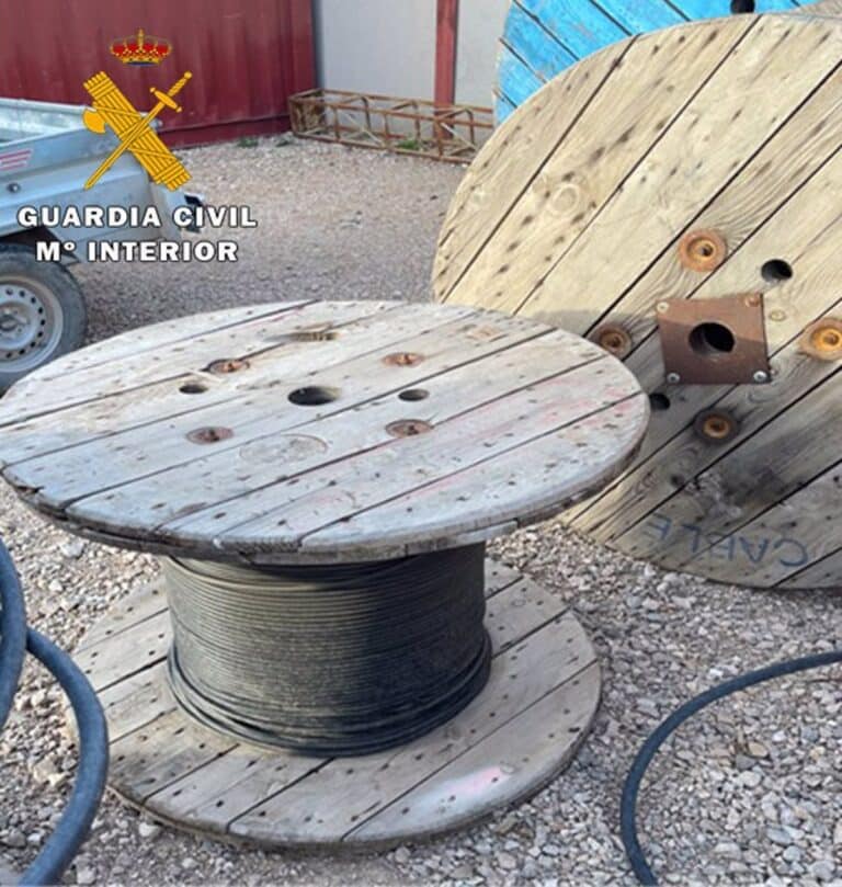 Detenidas tres personas como autoras de un delito de hurto de cable de cobre y aluminio en Albacete