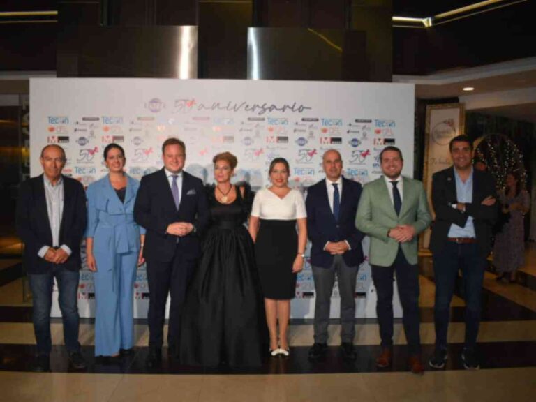 El ayuntamiento de Albacete ha destacado el compromiso de Laboratorios Vinfer con su ciudad y con sus gentes en el acto de su 50 aniversario