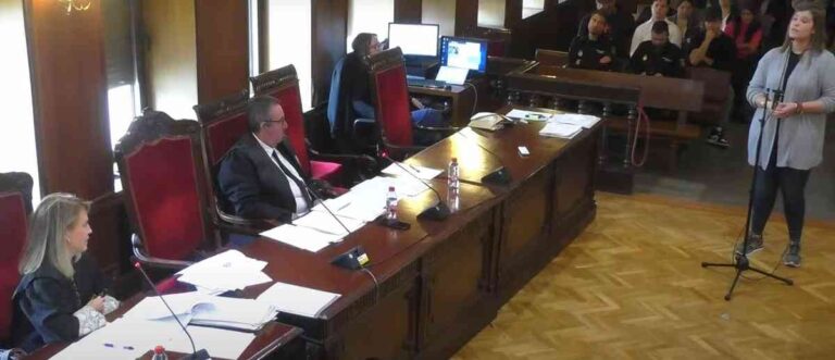 Condenada a 20 años la acusada de matar a su bebé recién parido en el almacén del bar de Albacete donde trabajaba