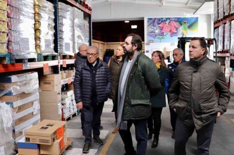 Núñez lamenta que Sánchez "copie tarde y mal" la iniciativa de Feijóo para bajar el IVA de los alimentos