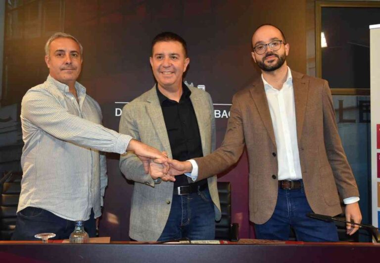 PSOE y UP-IU firman el acuerdo para el presupuesto de la Diputación de Albacete, con una cuantía de 147 millones