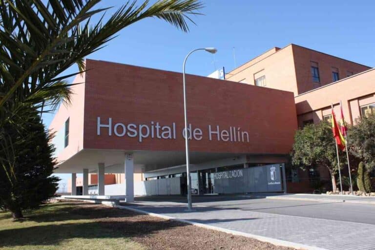 Detienen a una mujer en Hellín por dar a luz y abandonar a su bebé, que falleció