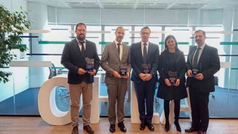 El egresado de la UCLM Francisco Montero recibe el premio a la Mejor Innovación Tecnológica en Servicio de OHLA