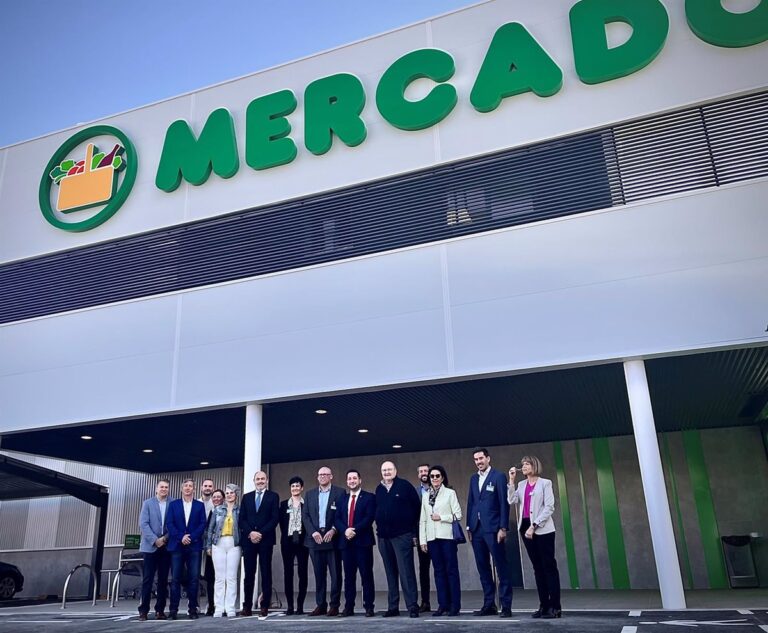 Inauguración del nuevo modelo de tienda eficiente de Mercadona en Caudete (Albacete)