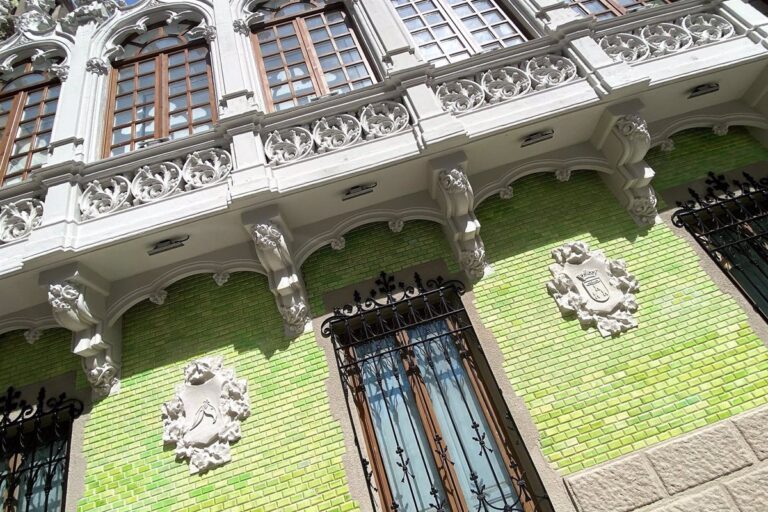Tras la reparación de su fachada, Sáez invita a los habitantes de Albacete a visitar el Museo de la Cuchillería