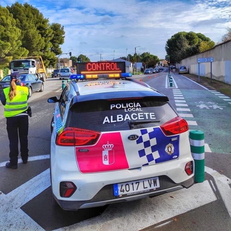 4 personas sancionadas por mear en la calle en Albacete