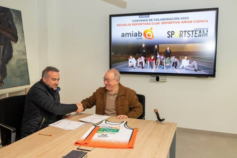 La Asociación Amiab firma un convenio de colaboración con Ecológicos Grupo Avícola Rujamar para apoyar el deporte adaptado en Cuenca