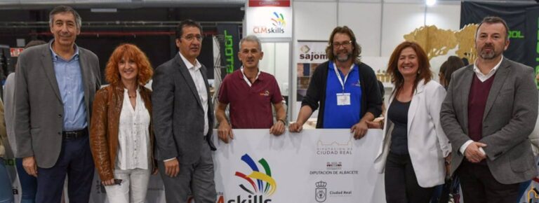 Jóvenes talentosos destacan en el V Campeonato Autonómico de Formación Profesional, según Caballero.