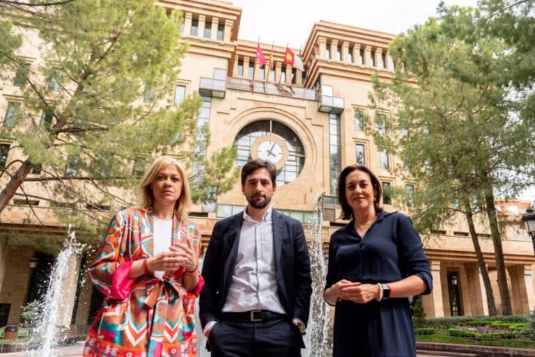 Picazo bromea acerca de la querella de Sáez contra ella: “Es más reconfortante verlo en un juzgado que en un Ayuntamiento”