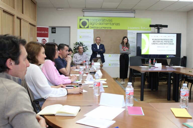 Cooperativas Agro-alimentarias comienza a trabajar en la elaboración del Plan Estratégico del Pistacho en Castilla-La Mancha