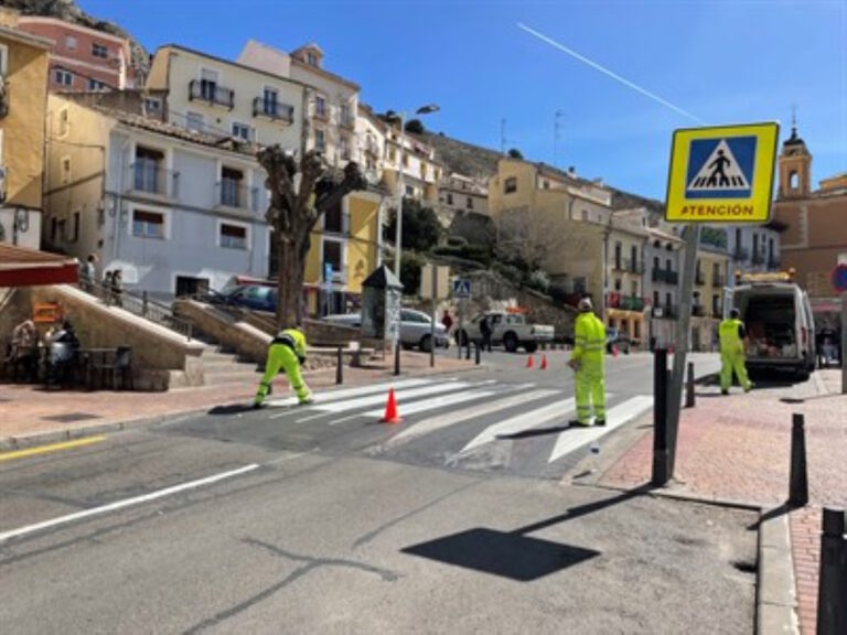 Avanzan los trabajos del  plan de señalización viaria  dotado con 500.000 euros que lleva a cabo el ayuntamiento de Cuenca