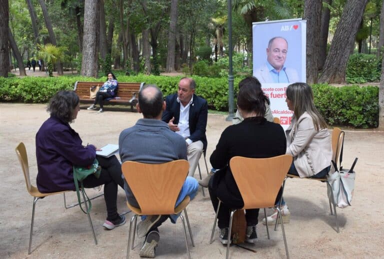 Albacete: Sáez presenta un Plan Director para renovar las áreas verdes y el Parque de Abelardo Sánchez será modernizado.