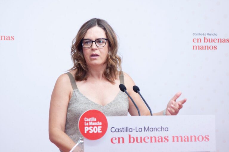 El PSOE de Castilla-La Mancha acusa a Vox de eliminar derechos y aumentar salarios en solo 15 días