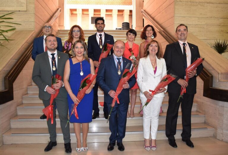 Sáez mantendrá su cargo de portavoz del PSOE en el Ayuntamiento de Albacete hasta finales de año para garantizar una transición organizada.