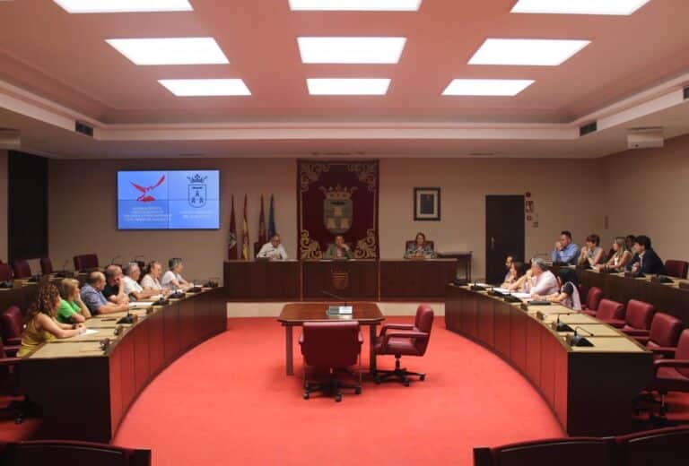 El alcalde de Albacete se compromete con la FAVA a crear un completo Plan de Mejoras de Barrios.