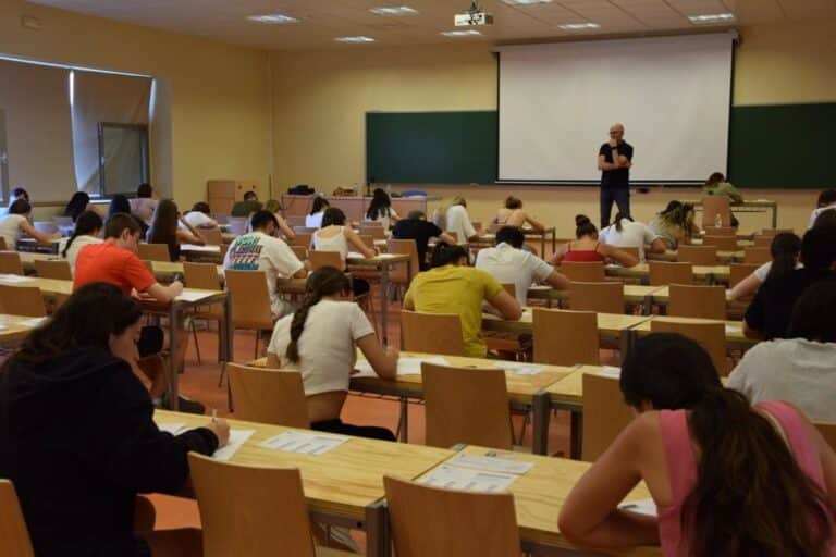 La calma y los nervios en la convocatoria extraordinaria de la EvAU en Castilla-La Mancha