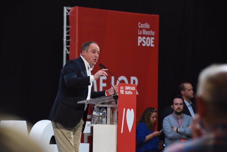 Sáez (PSOE) solicita apoyo electoral para proteger la A-32, el tercer carril Albacete-La Roda y la equidad en el Congreso