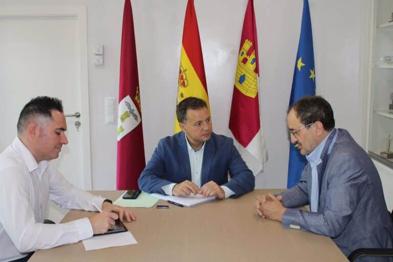 Colaboración entre Serrano y Centro de la UNED de Albacete para impulsar una educación de excelencia