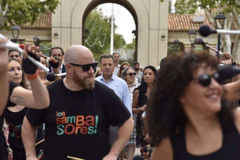 Alcalde de Albacete reafirma compromiso contra la violencia hacia las mujeres en Día de la Igualdad en la Feria