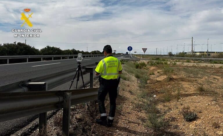 Conductor investigado por exceso de velocidad y conducción bajo los efectos del alcohol en Autovía AP-36
