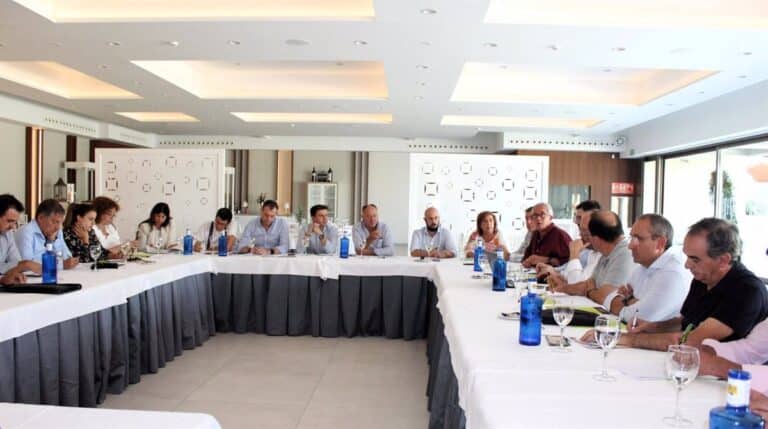 Descenso del 25% en la cosecha de vendimia 2023/24 afecta al mercado vitivinícola en Castilla-La Mancha y España