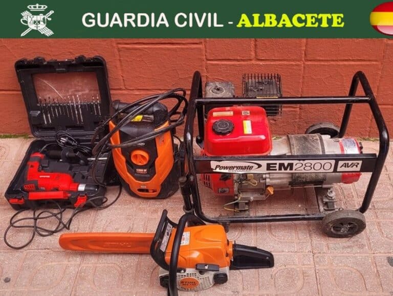 Capturados ladrones tras asaltar vivienda rural en Alcaraz violando la seguridad de puertas y ventanas