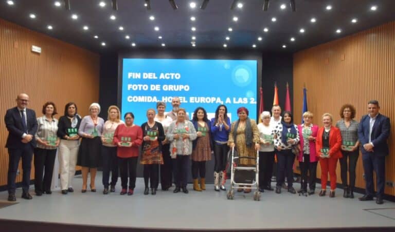 Homenaje a la Dedicación: La Diputación de Albacete Celebra la Jubilación de 15 Auxiliares del Consorcio de Servicios Sociales