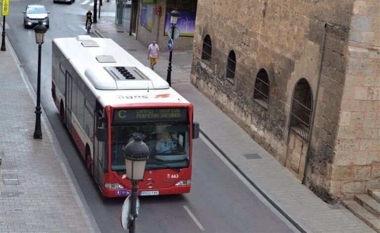 Albacete Apuesta por la Movilidad Sostenible: El Autobús Urbano Continuará con Tarifas Reducidas al 50% en 2024 Gracias al Compromiso Municipal
